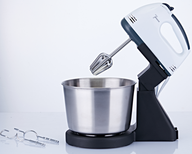 HAND MIXER